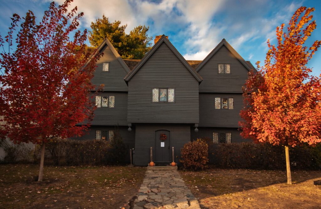 The,Salem,Witch,House,In,Fall,With,Bright,Red,Trees